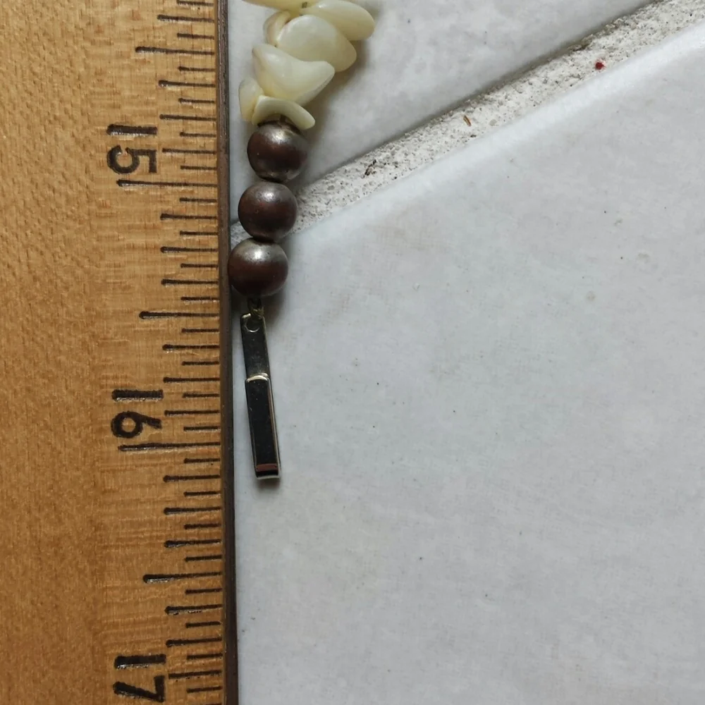 Boutique Shell Necklace - Picture 10 of 10